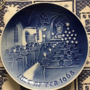 Bing & Grondahl Christmas in Church 1968 Plate